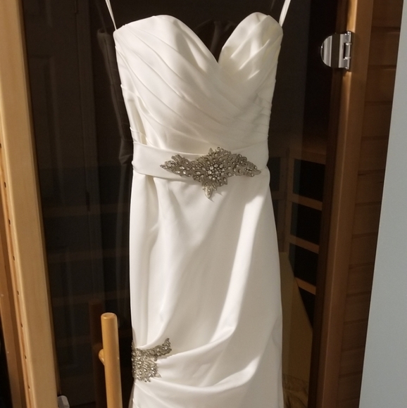 Mikaella 1655 Wedding Gown - Picture 4 of 5